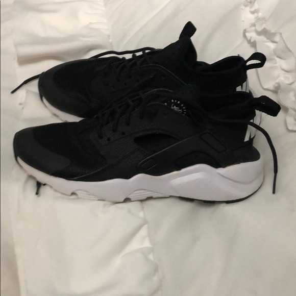 black huaraches size 6 womens
